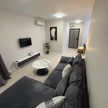 Amaris Saturn Luxury 3-1 With Private Parking * Plovdiv