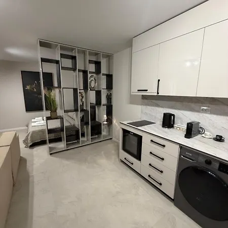 Amaris Saturn Luxury 3-1 With Private Parking * Plovdiv